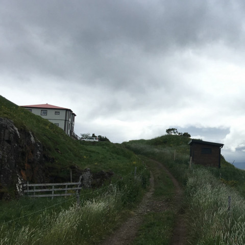 Fuglaskoðunarhús austan við Áshildarholtsvatn