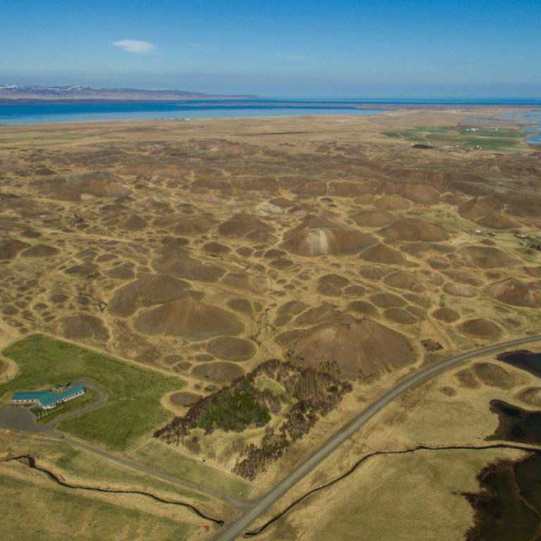 Hólarnir í Vatnsdal að sumri til